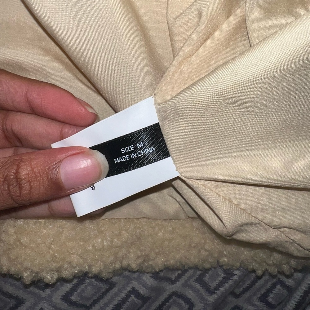 Cropped Shearling Jacket - Picture 3 of 4